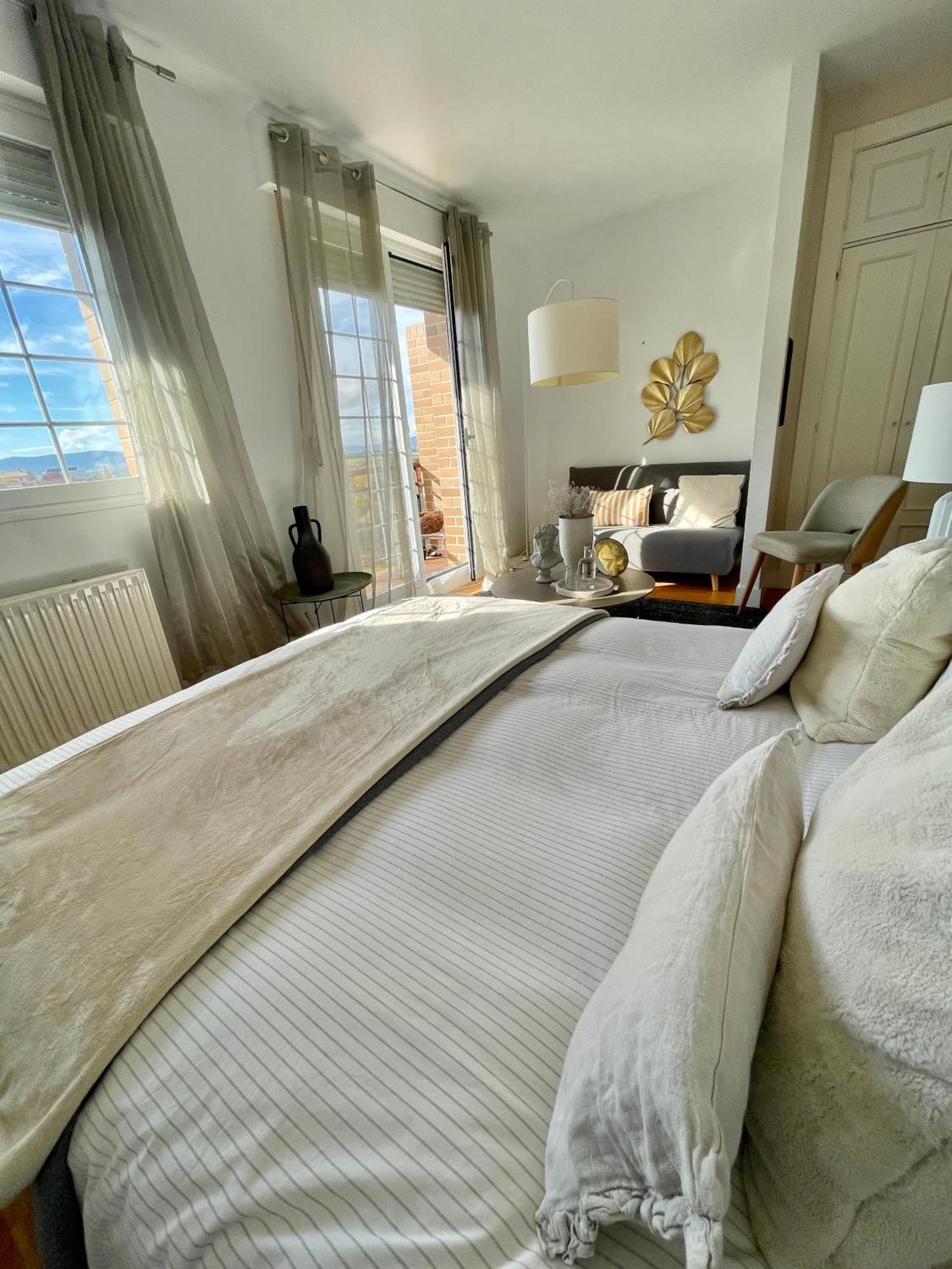 Estilosa Casa Golf Suites Gorraiz Eksteriør bilde